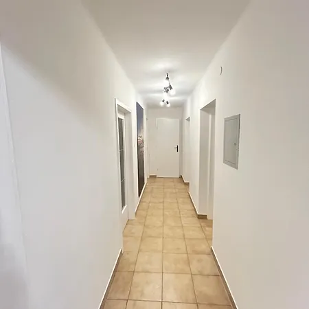 Apartment Luminous - Kostenloser Parkplatz , Stadt Naehe